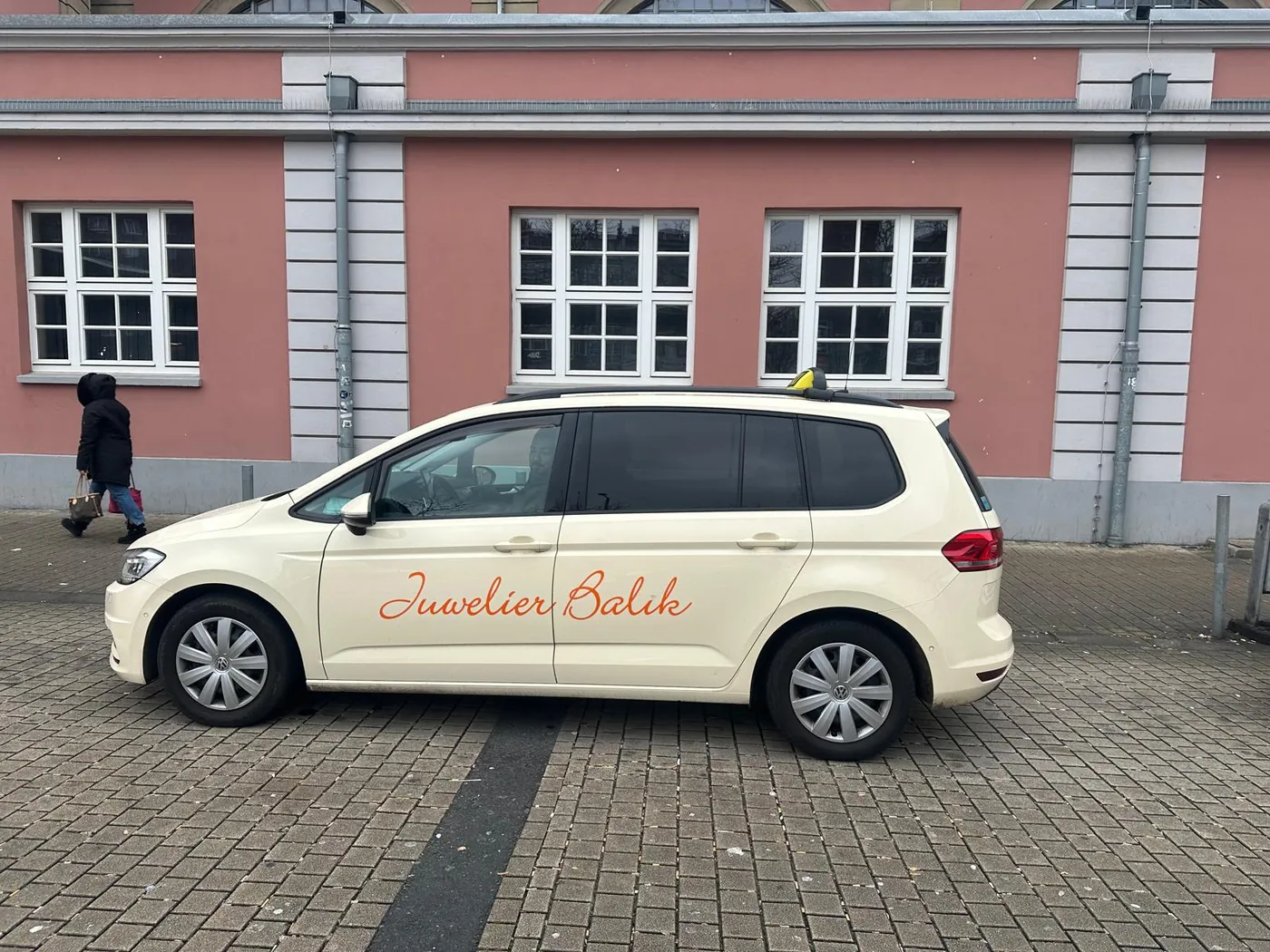 VW Touran Großraumtaxi von Taxi Teke Hagen